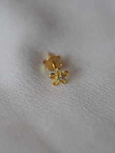 Daisy Studs